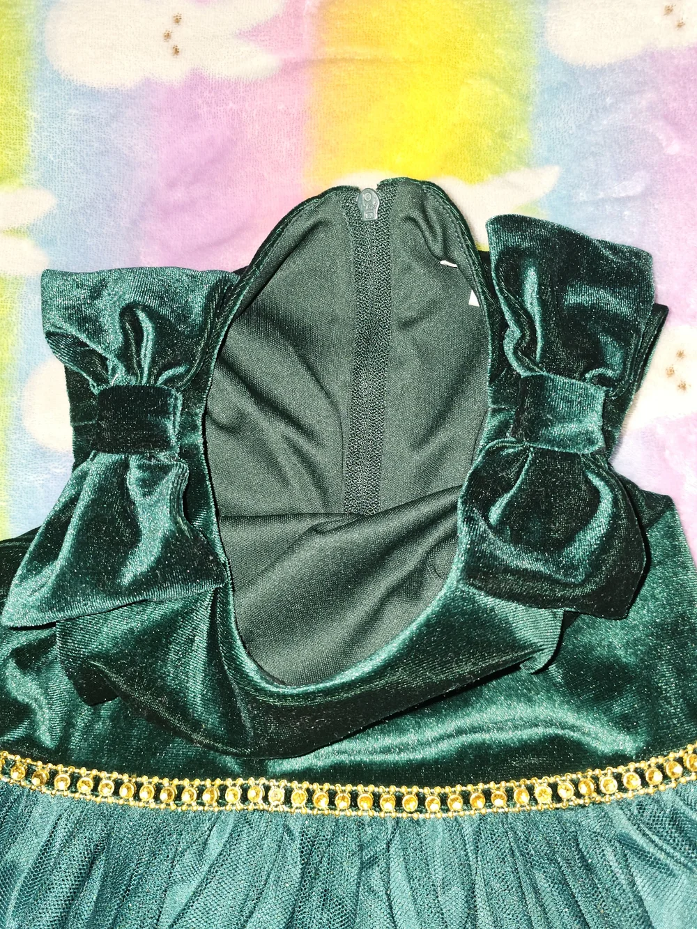 Nannette charming emerald